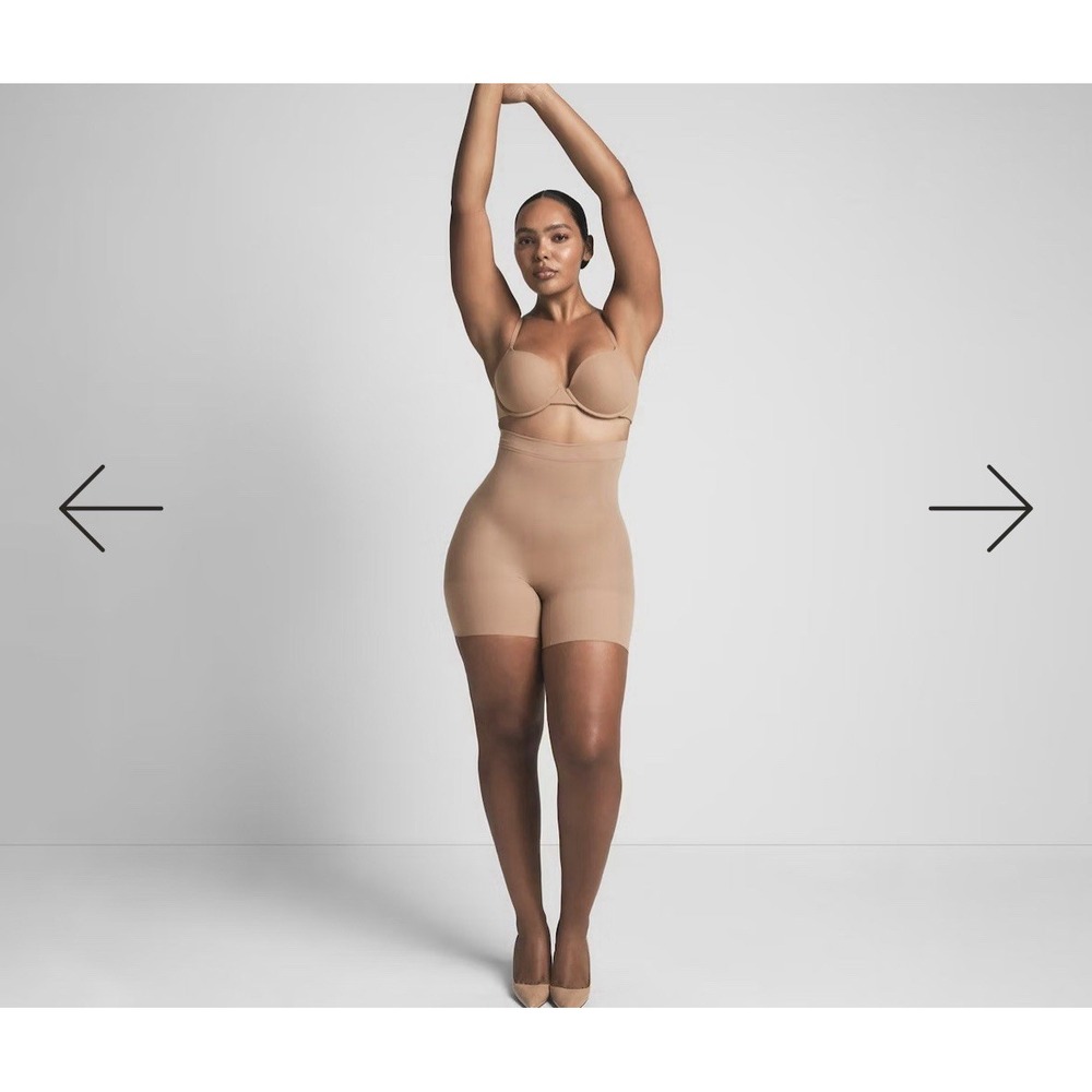 Skims‎ Women's Everyday Sculpt High Waisted Mid Thigh Short SIENNA Size S|M NWOT